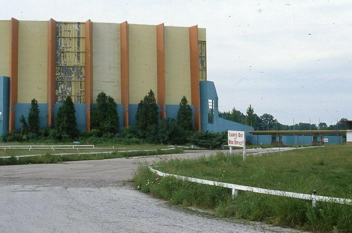 Vista Drive-In Theatre - Vista 2 7-1982 (newer photo)